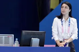 霍震霆回应郭晶晶担任跳水裁判长：她很认真，每天都很忙，没时间聚餐图片