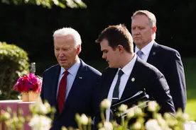 竞选继续？更多人“泼冷水” 等候拜登抉择图片