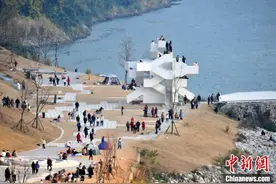 （新春走基层）三峡坝区：一条“老”路的新故事图片