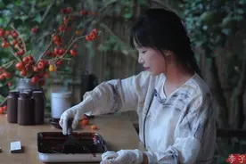 李子柒漆艺老师：雕漆隐花难度极大，她让我刮目相看图片