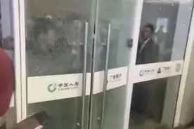 网传“杭州南站出站口拥堵多人摔倒”，最新通报！图片