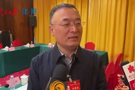 两会面对面｜青少年健康备受关注，厉彦虎委员：适当延长中小学课间图片