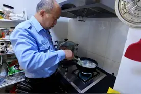 潮声丨孔胜东退休第一天：做梦都在开28路公交图片