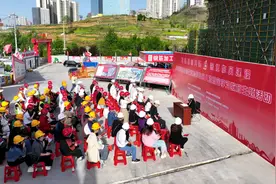 党建引领筑廉基 清风护航促发展——云岩区马王街道“小板凳微党课”让理论宣讲更接地气、更具活力图片