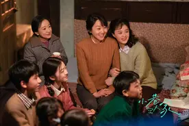 《小巷人家》中筱婷进门时的一声“妈”，喊的是谁？闫妮回应了图片