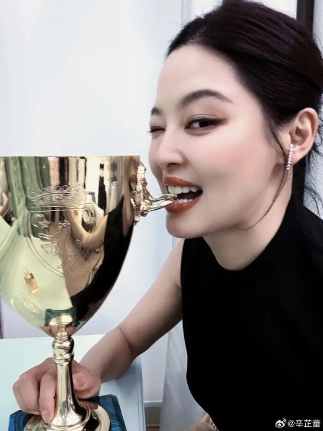 辛芷蕾获奖后甄子丹发文祝贺