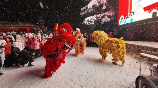 ​雪乡推出近20项夜游活动 营造沉浸式冰雪“冬夜宴”
