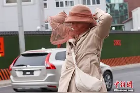 北京遭遇寒潮 气温明显下降图片