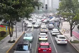 一起来治堵｜世纪城南路一到早晚高峰就很堵 成都交警：预计下周起早晚高峰单向通行图片