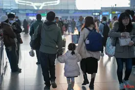 本周五除夕火车票开售！切记购票预填，抢票更方便图片