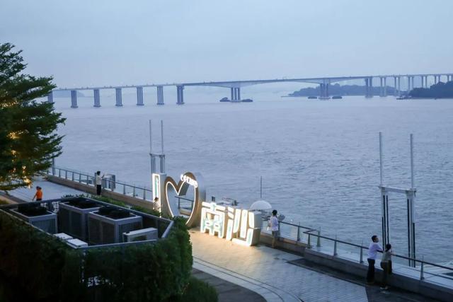 送官方周边！​凭五月天演唱会票根解锁南沙福利