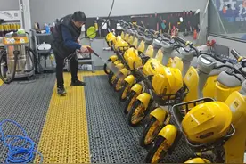 山东一地共享电单车启动“春日焕新”车辆精洗城市行动图片