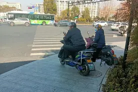 短短1公里10多辆电瓶车揽客，载人去杭州灵隐景区已成产业链？图片