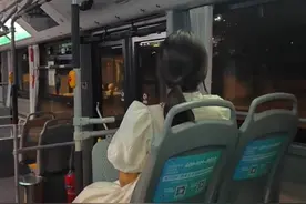 20多名公交司机，有个1分钟的约定……图片