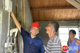 如东掘港街道广电站免费上门安装广播  把党和政府的声音传递到每个农户图片