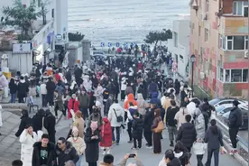 威海火炬八街：从夏日炽热到冬日浪漫，一条街带火一座城图片