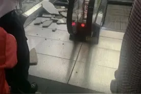 重庆一地铁站石砖脱落砸中一孕妇，家属回应：心跳已停两次，胎儿情况未知图片