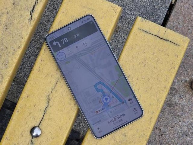 OPPO K13s高亮好屏流畅耐用 千元户外神机