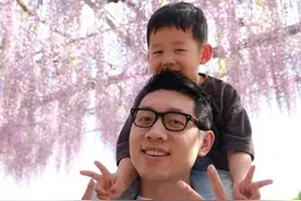 离开赛场，许昕依旧“很全面”图片