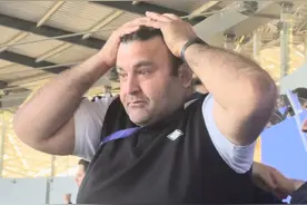 博主：我旁边的澳洲记者开玩笑说，马宁是这场的MVP图片