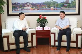 王琛会见中国移动广西公司董事长邱宝华一行图片