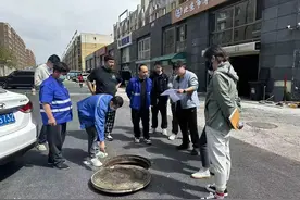 水压过低困扰上百户居民，社区多方奔波协调用水难图片