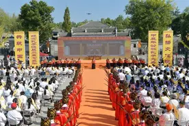 新洲区问津书院举行纪念孔子诞辰2575年祭孔大典图片