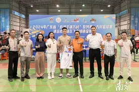 清城区飞来峡镇“村BA”开幕，CBA球员现场观赛助威图片