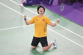 炫夏巴黎 | 羽毛球女子单打  江苏选手何冰娇晋级四强图片