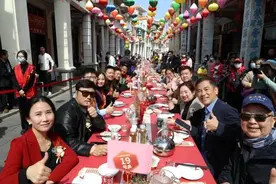 珠海斗门旧街百人长桌宴，品斗门“一桌菜”共叙家乡情图片