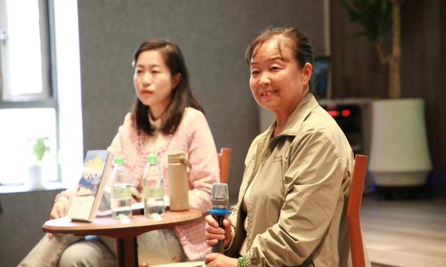 “50岁阿姨自驾游”苏敏携新书亮相成都：房车是我承载梦想的家