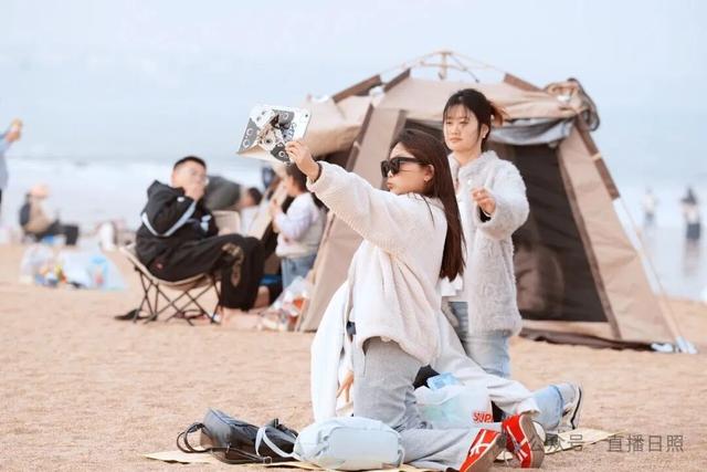 不出所料！这个假期，日照这里又排起了长队……