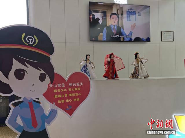 “喀什号”飞驰，新疆铁路铺就旅游发展黄金道