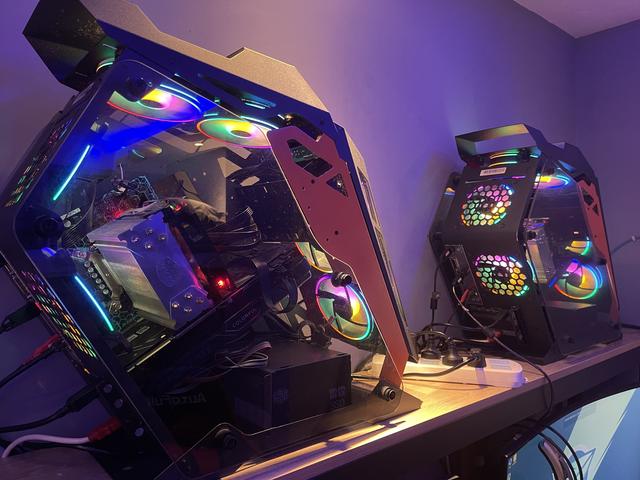 实探｜电竞酒店的财富密码：两百多元“包夜”，上下铺配顶配电脑