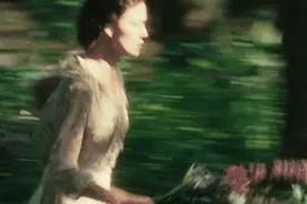 “在我许愿的30秒里，你是在担心她因为断电害怕，还是希望以后每年都陪我过生日？”图片