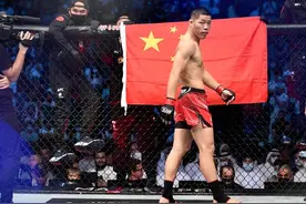 中国MMA一哥李景亮输得不冤，赛后发声“成人之美。喂狼了”图片