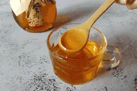 蜂蜜应该怎么保存？为何放冰箱冷藏会出现结晶？图片