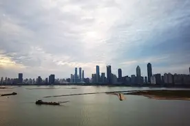 南昌楼市震荡期：价格战与“万人摇”共存 | 楼市地理图片