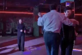 《漠河舞厅》原型舞厅老板：近两年未见独舞老人，会把舞厅开下去图片