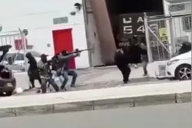 哥伦比亚麦德林发生持枪抢劫 警匪当街交火图片