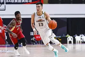 郭艾伦被驱逐图片