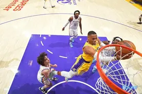 末节关键失误&绝平三分不中！威少全场得到27分6篮板5助攻图片