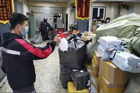 哈尔滨：快递营业点防疫规范 包裹放心寄取图片