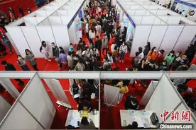 线上助考产业链：300元包过，可共享屏幕答题图片