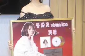 前“超女”湘妹子谷娅溦唱《倔强》在香港拿金曲冠军图片