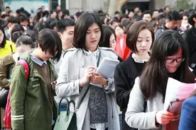 年轻人对考公为什么“越难越爱”？图片