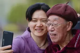 全国道德模范徐玲玲以拳拳之心报养育之恩 8400多个日夜悉心照顾患病养父母图片