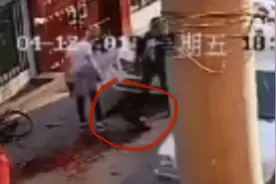 陕西男子被高中同学杀害，少年带民警抓获嫌犯案重审开庭，被告辩称自首路上被抓应轻判图片