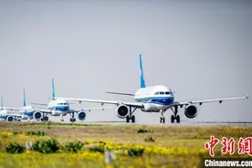 南航与卡塔尔航空正式签署《战略合作备忘录》图片