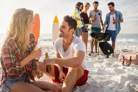 把朋友发展成恋人，可行吗？图片